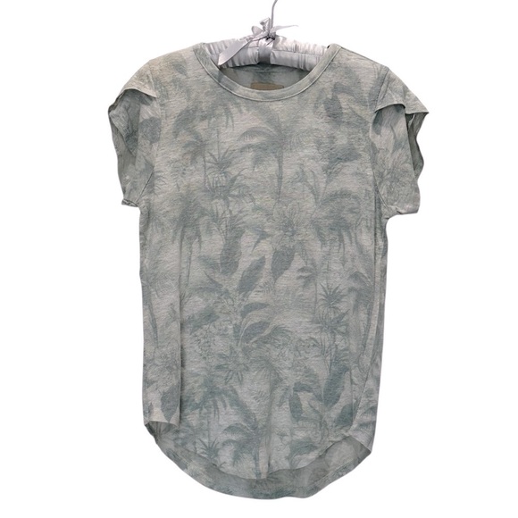 NEW CHASER Green Palm Print Short Sleeve Tee Shirt with Round Hem Size Small - Picture 1 of 6